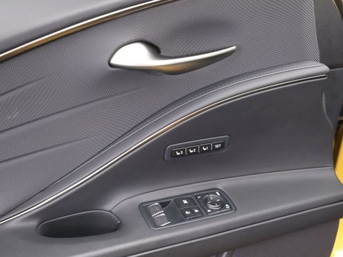 Used 2021 Lexus LC 500 Convertible image 31