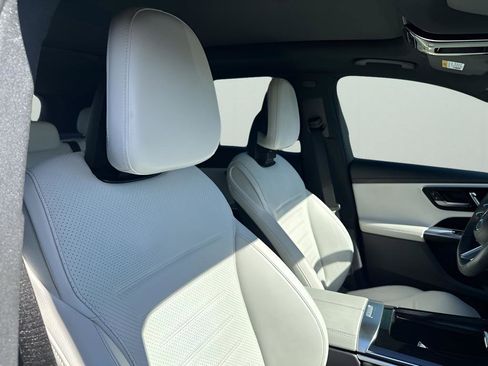 Used 2024 Mercedes-Benz GLC 300 4MATIC w/ AMG Line image 14