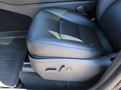 Used 2023 Tesla Model Y Long Range image 15