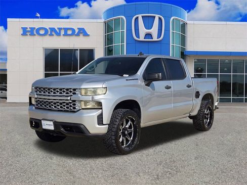 Used 2020 Chevrolet Silverado 1500 Custom w/ Custom Value Package image 7