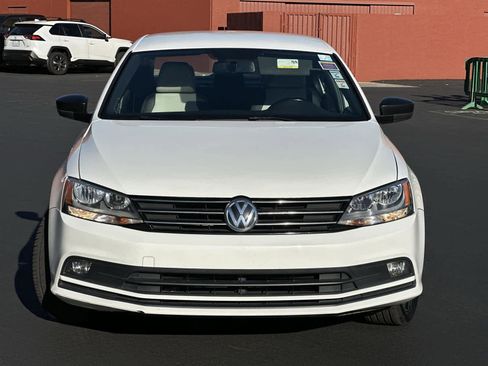 Used 2016 Volkswagen Jetta Sport image 6