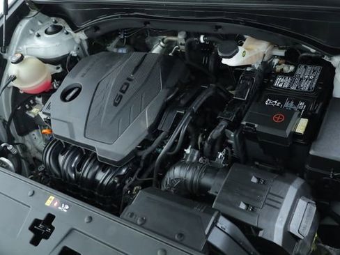 Used 2021 Hyundai Santa Fe SEL w/ Convenience Package image 9