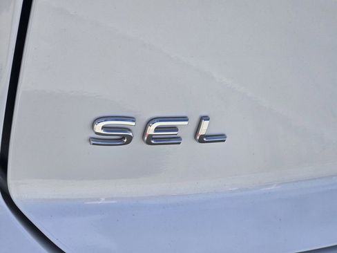 Used 2024 Volkswagen Atlas Cross Sport SEL R-Line image 12