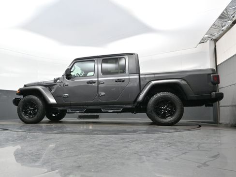 Used 2022 Jeep Gladiator Willys image 25