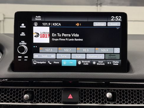 Used 2024 Honda Civic Touring image 31