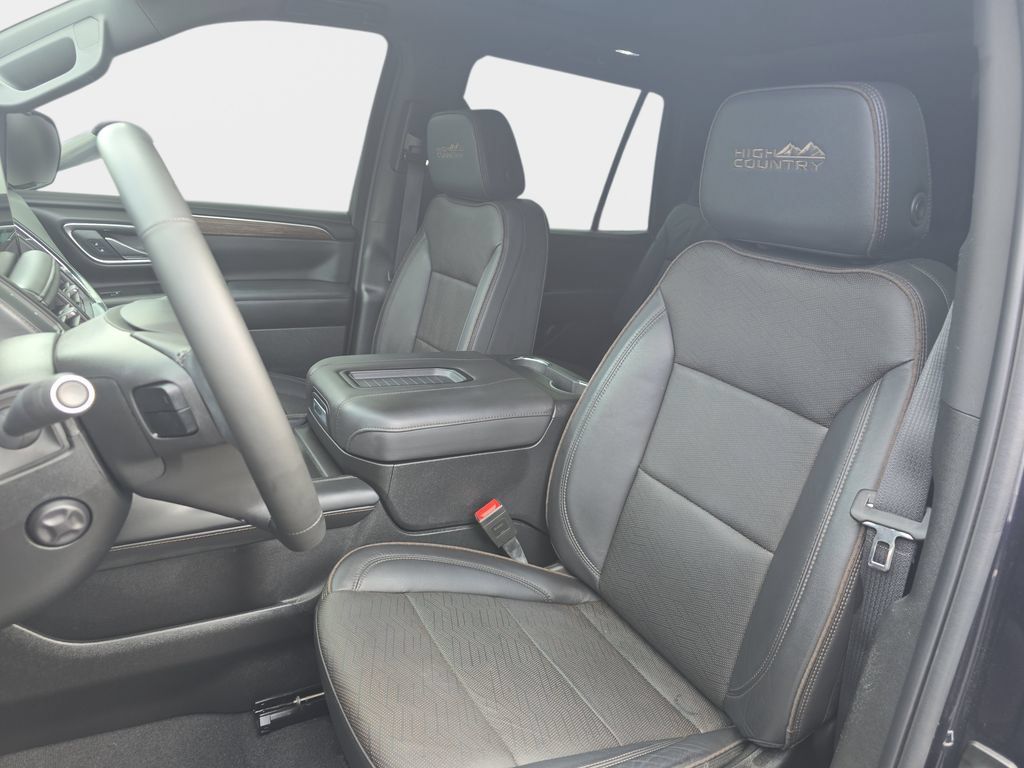 Used 2024 Chevrolet Tahoe High Country AWD/4WD image 19