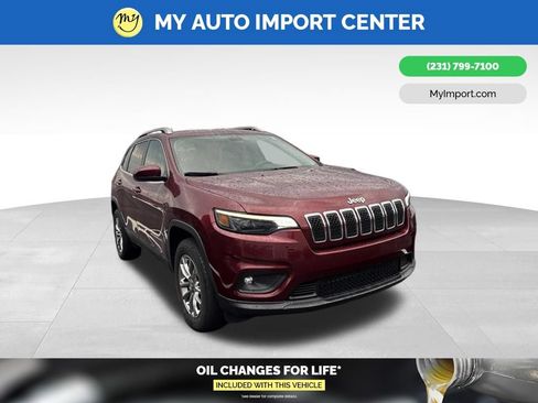 Used 2019 Jeep Cherokee Latitude Plus w/ Cold Weather Group AWD/4WD image 1