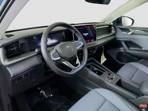 New 2026 Volkswagen Tiguan SE image 9