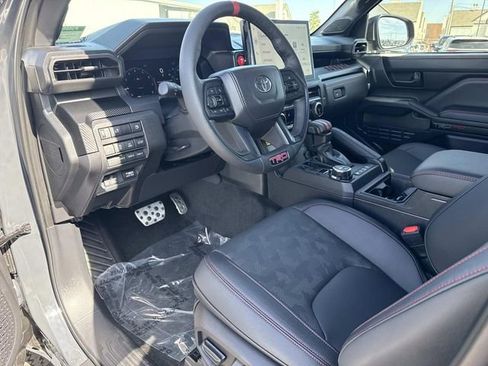 Used 2025 Toyota Tacoma TRD Pro AWD/4WD image 10