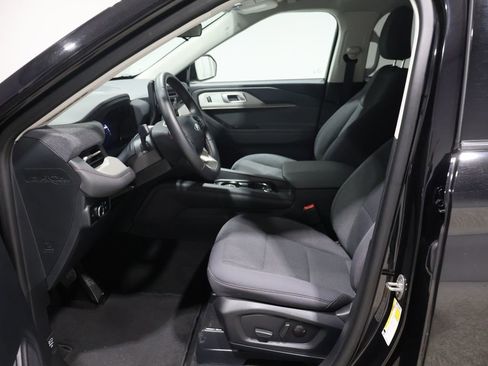 Used 2025 Ford Explorer Active image 8