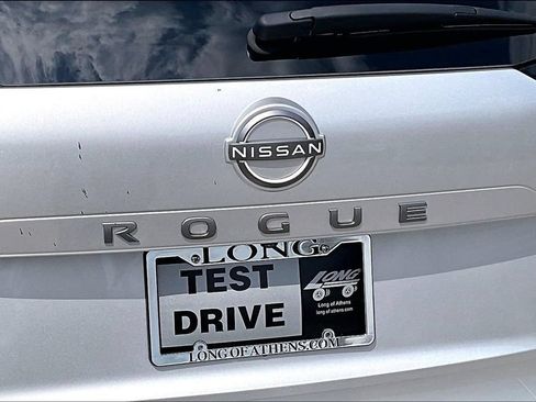 Used 2024 Nissan Rogue S FWD image 8