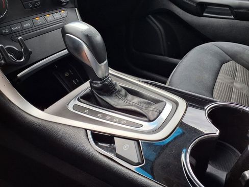 Used 2015 Ford Edge SEL FWD image 19