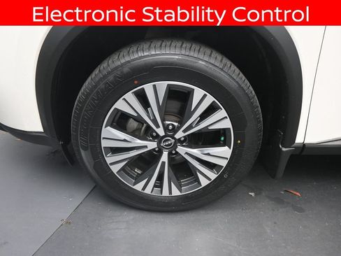 Used 2023 Nissan Rogue SV FWD image 27