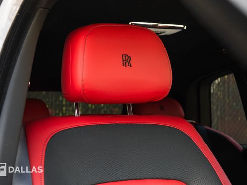 Used 2022 Rolls-Royce Cullinan Black Badge w/ Dark Exterior Package AWD/4WD image 49