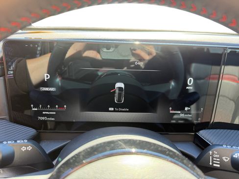 Used 2025 Nissan Kicks SR image 11