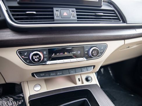 Used 2025 Audi Q5 2.0T Premium Plus image 14