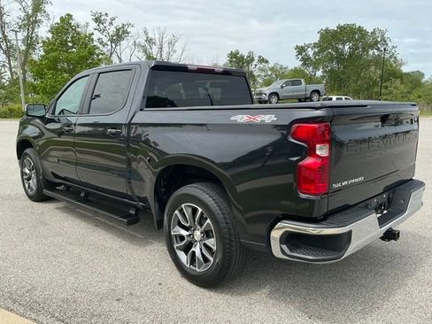 Used 2023 Chevrolet Silverado 1500 LT AWD/4WD image 4