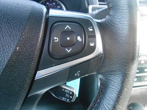 Used 2017 Toyota Camry SE image 16