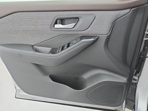 Certified 2023 Nissan Rogue SV FWD image 25