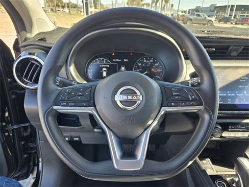 Used 2022 Nissan Kicks SV image 24