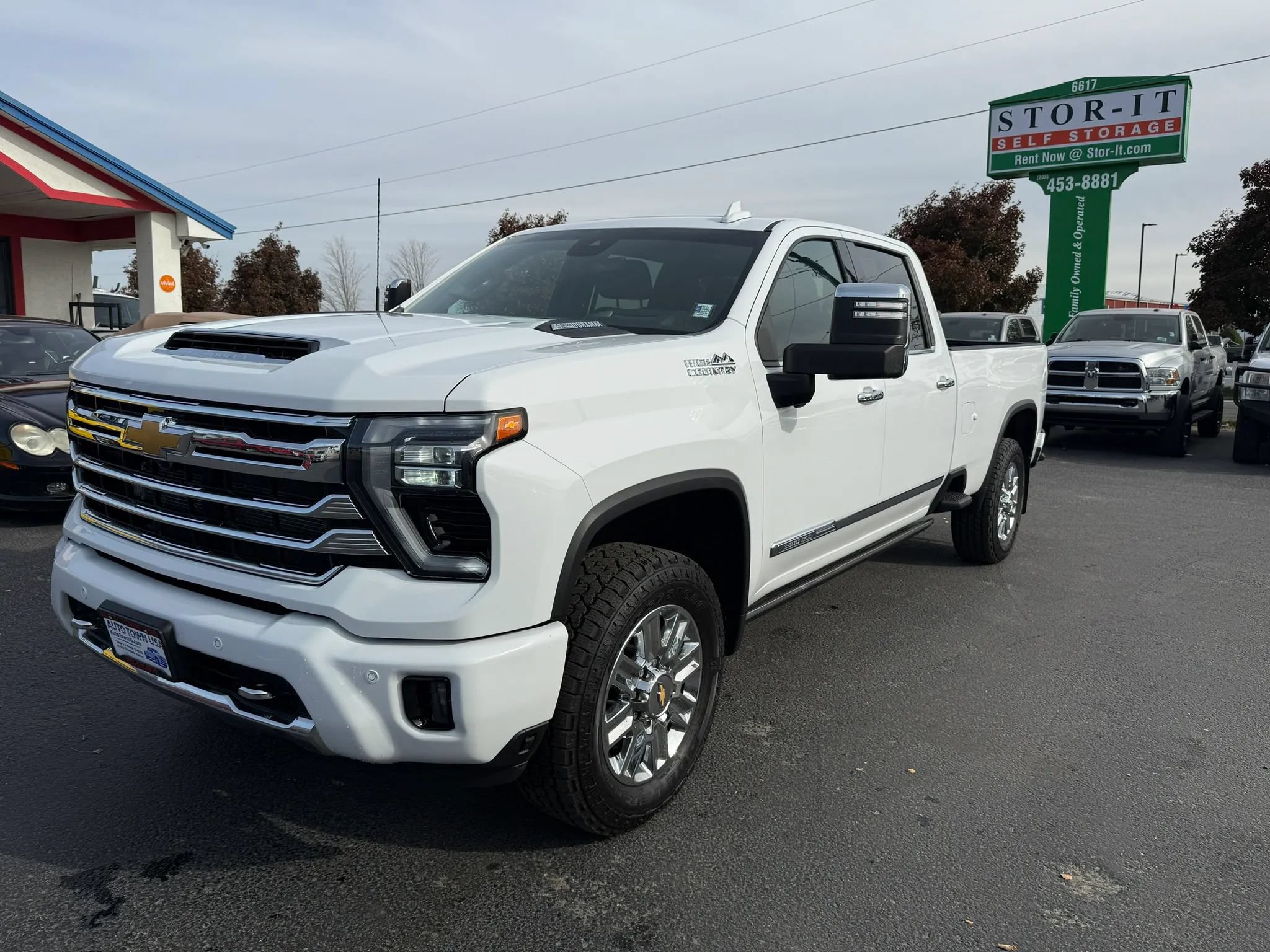 Used 2024 Chevrolet Silverado 3500 High Country w/ High Country Premium Package AWD/4WD image 1