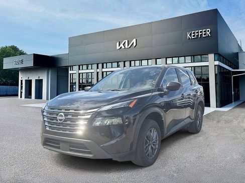 Used 2024 Nissan Rogue S image 4