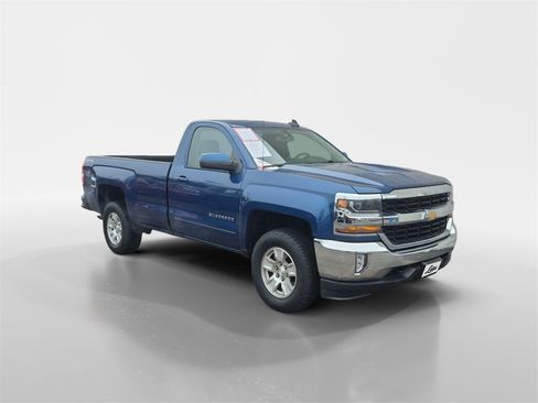 Used 2017 Chevrolet Silverado 1500 LT w/ LT Convenience Package image 2