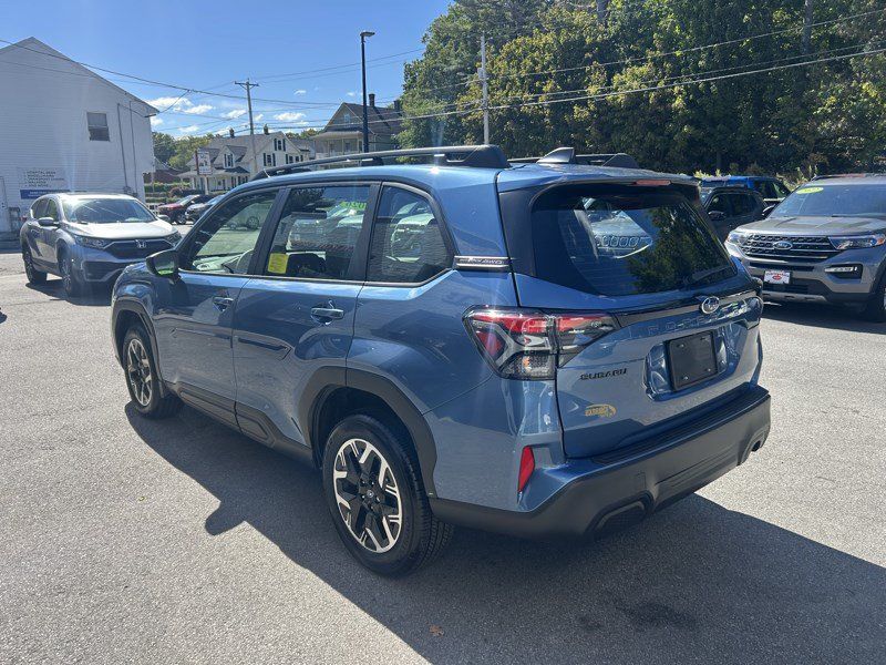 Used 2025 Subaru Forester AWD/4WD image 5