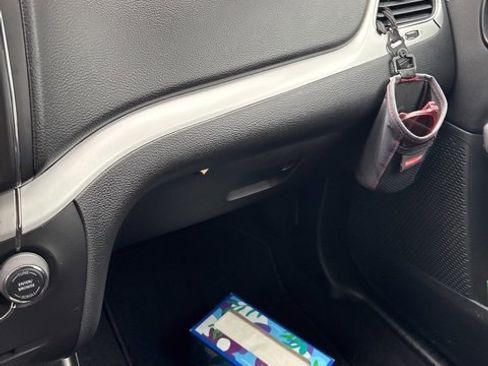 Used 2020 Dodge Journey SE w/ SE Popular Equipment Group image 18