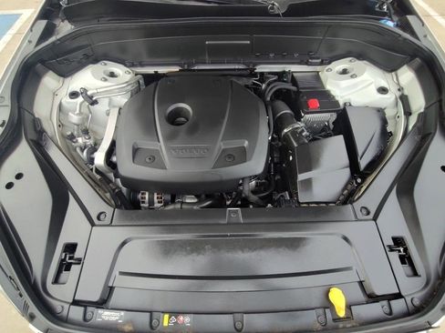 Used 2020 Volvo XC90 T5 Momentum image 50