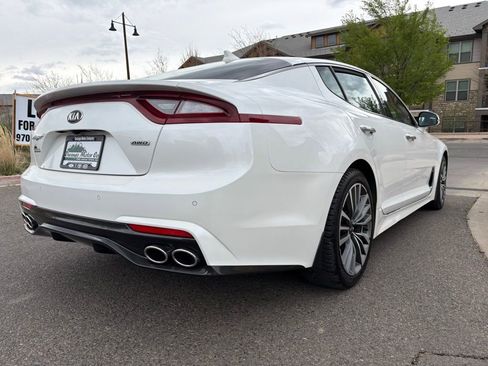 Certified 2018 Kia Stinger Premium image 9