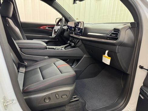 New 2026 Chevrolet Traverse RS image 28