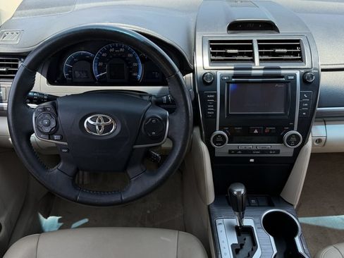 Used 2012 Toyota Camry XLE w/ Convenience Pkg FWD image 13