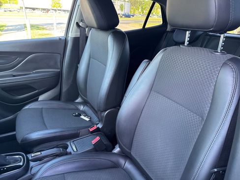 Used 2018 Buick Encore Preferred FWD image 9