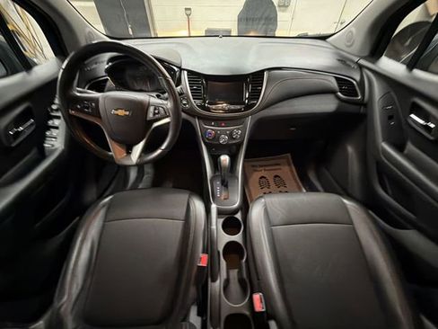 Used 2022 Chevrolet Trax LT w/ LT Convenience Package image 20