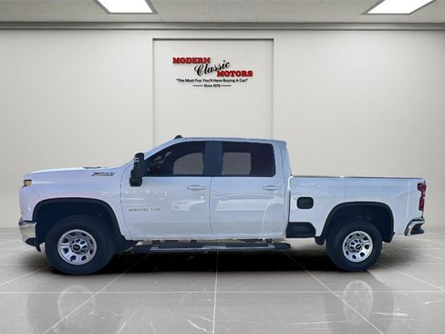 Used 2023 Chevrolet Silverado 2500 LT w/ Convenience Package image 4