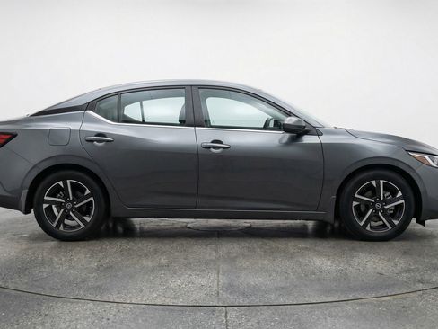 Used 2025 Nissan Sentra SV FWD image 11
