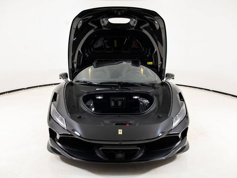 Certified 2022 Ferrari F8 Tributo RWD image 38