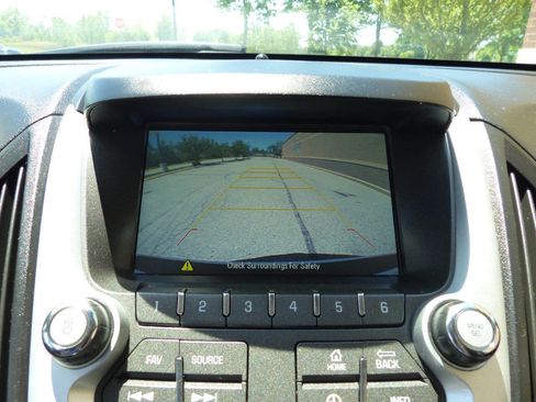 Used 2017 Chevrolet Equinox LT w/ Convenience Package FWD image 30