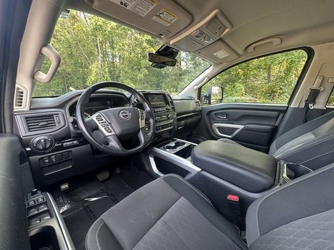 Used 2023 Nissan Titan SV w/ SV Convenience Package image 13