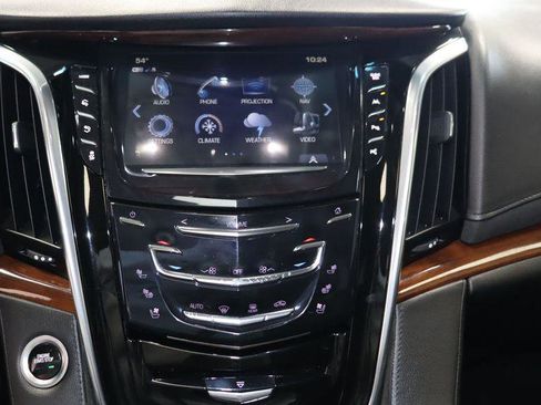 Used 2018 Cadillac Escalade ESV Premium Luxury AWD/4WD image 21