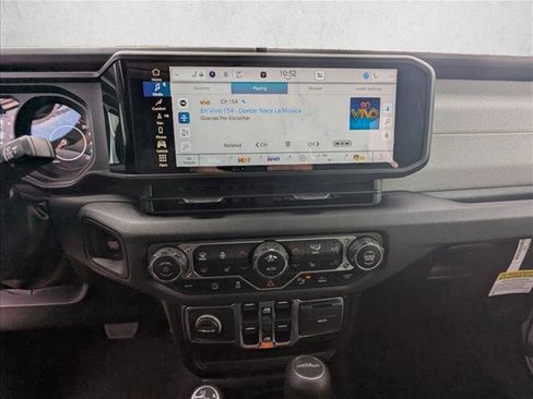 New 2025 Jeep Gladiator Sport image 11