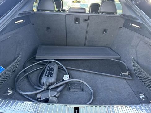 Used 2023 Audi e-tron Premium Plus image 32