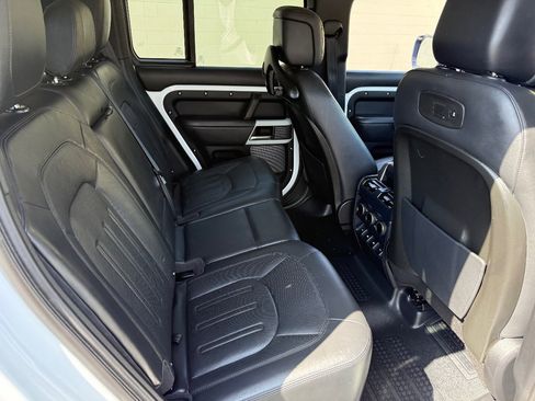 Used 2020 Land Rover Defender 110 HSE AWD/4WD image 20