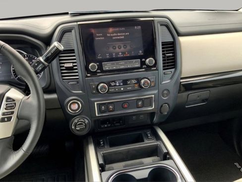 Used 2024 Nissan Titan SV w/ SV Convenience Package image 20