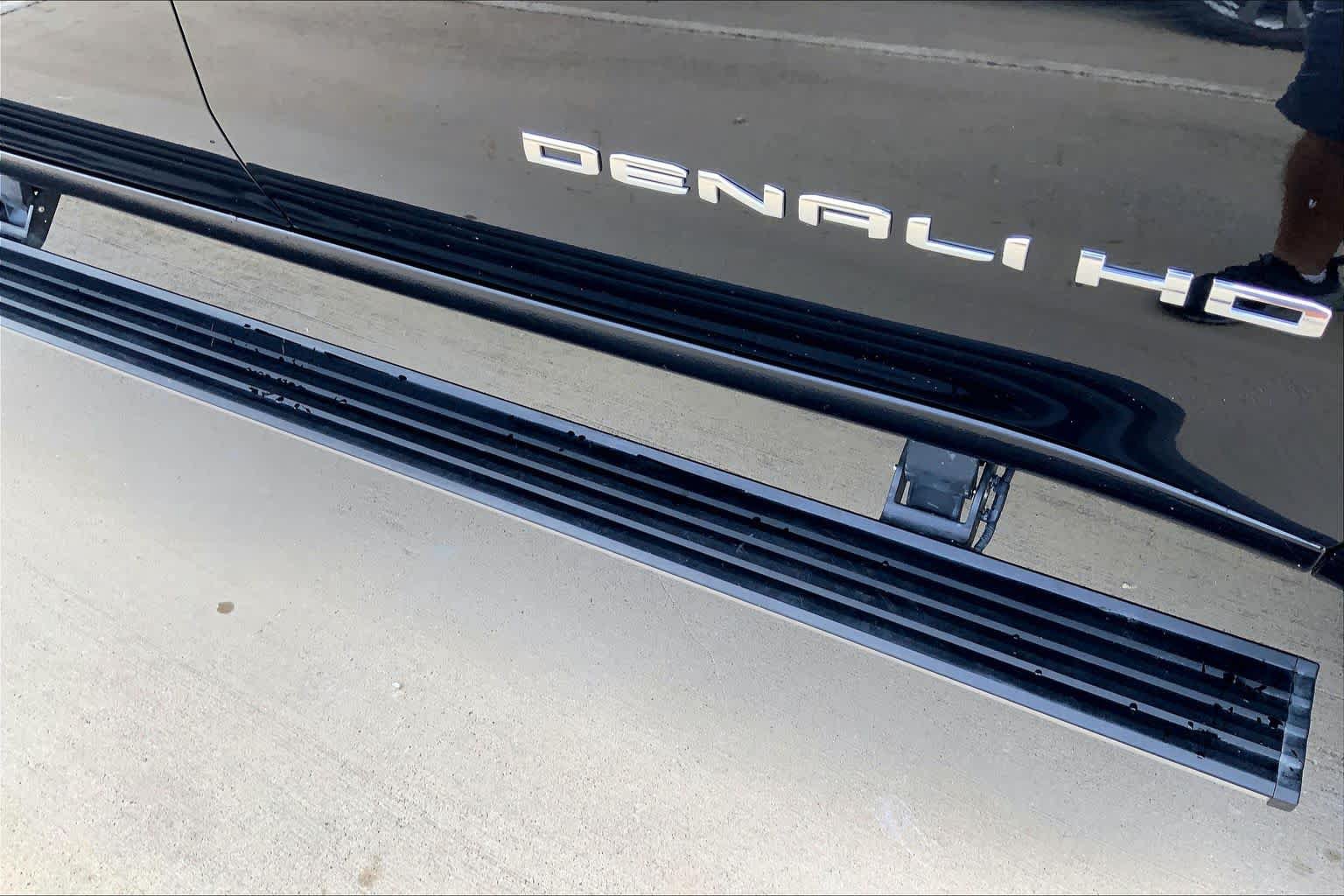 Used 2023 GMC Sierra 3500 Denali w/ Denali Black Diamond Edition AWD/4WD image 30