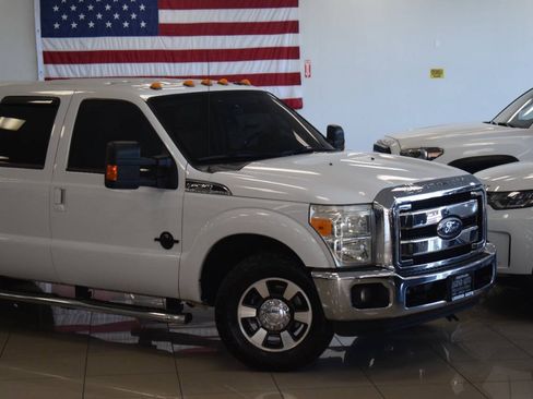 Used 2011 Ford F250 Lariat w/ Lariat Interior Pkg RWD image 4