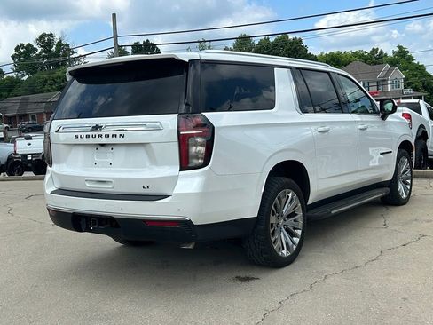 Used 2022 Chevrolet Suburban LT AWD/4WD image 6