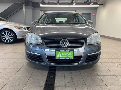 Used 2009 Volkswagen Jetta TDI image 2