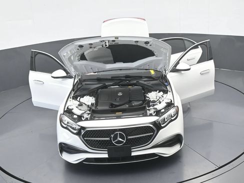 Used 2025 Mercedes-Benz E 350 Sedan image 75